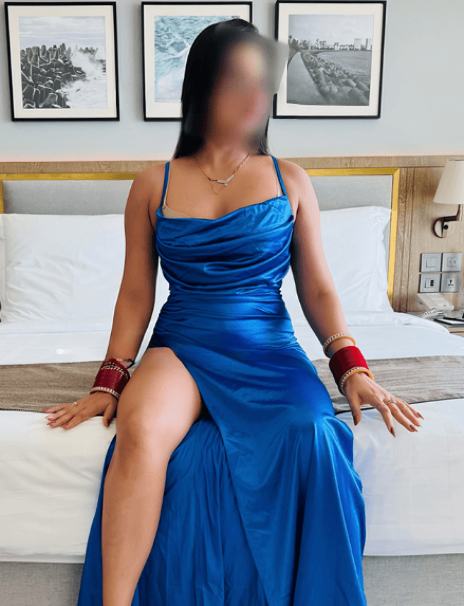 Featured image for Horny Punjabi Babe Jaslin Couple Blows Two Men And Hard Fucked in Threesome Play