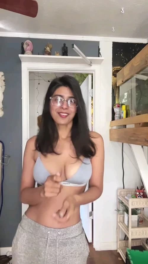 Image of Demanding Supersexy Babe Aqsa Pervaiz Teasing In Bikini And Her Private Photos And Onlyfans Clips