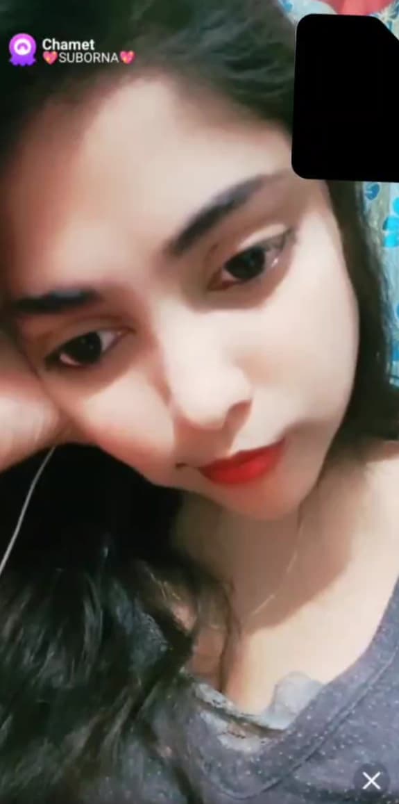 Featured image for Sexy Indian Girl Chamet Live Teasing Her Tight Body in Leaked Video